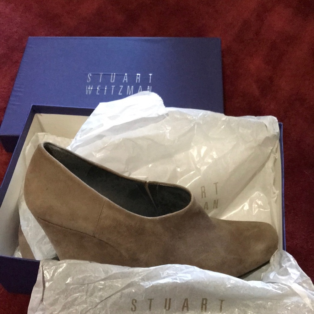 Suede wedge cuties!